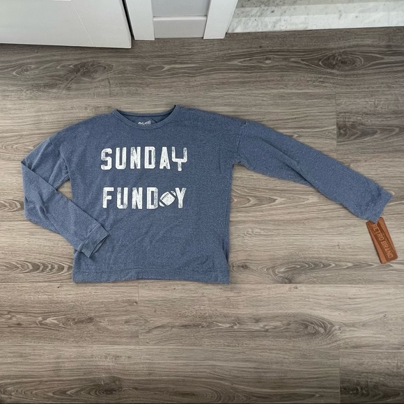 NWT Women’s Vintage Original Retro Brand ‘Sunday Funday’ Graphic Long Sleeve Tee - Picture 1 of 6